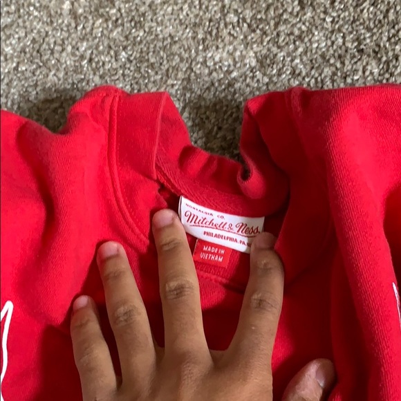 Mitchell & Jess Crewneck - Picture 2 of 5